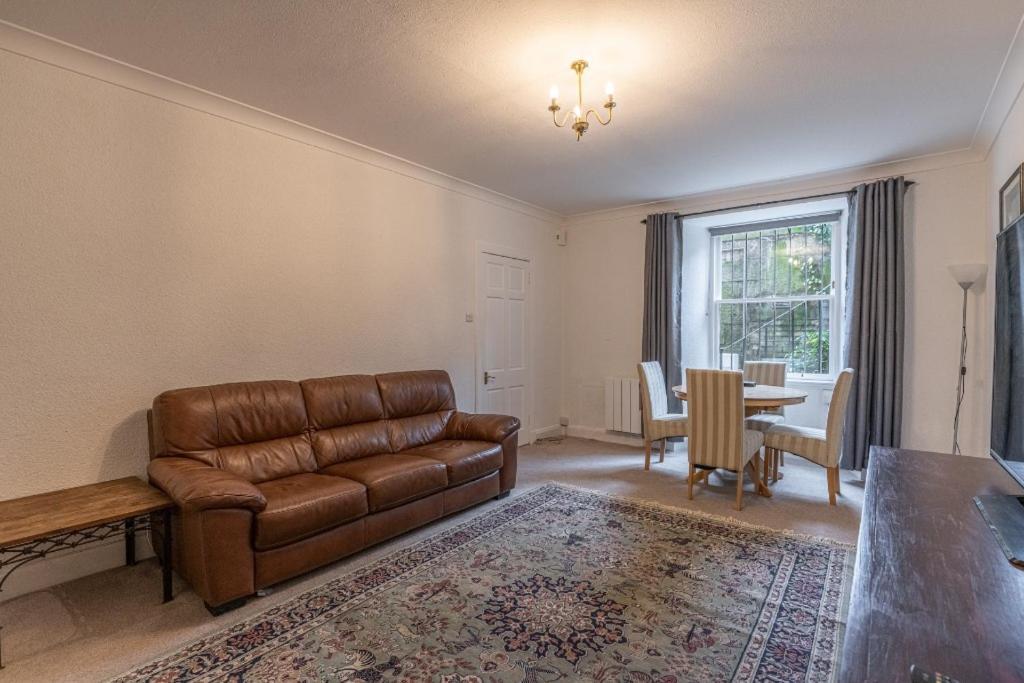 1 Bed In Great Location * EDI